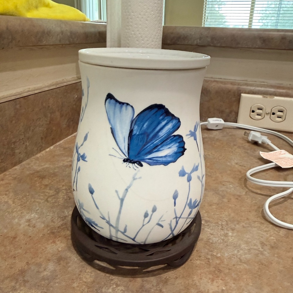 Scentsy was warmer with tray